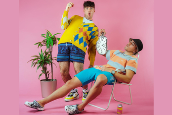 Kolore deigarriekin aurkeztu dute ‘Nahieran’ diskoa Duplakoek. (Mario LEZAUN)