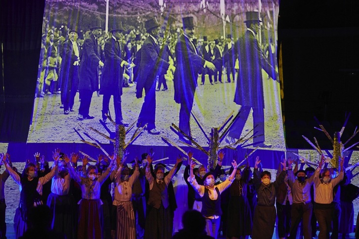 «Do re ni» ekimeneko kideek Orion egindako musikalaren emanaldietako bat. Harrera ederra izan zuten. (Jose Manuel BIELSA)