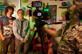 Gorka Aginagalde rodando una escena de 'El fiestón'. (Play Gasteiz)