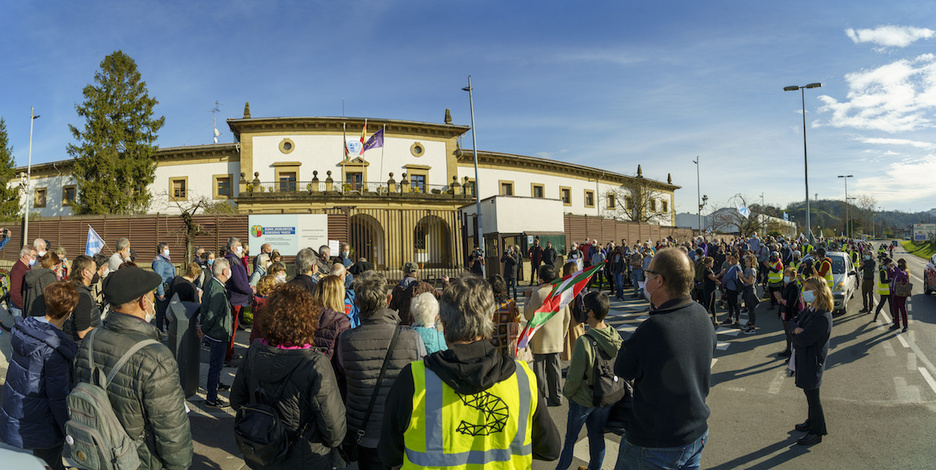 Concentración de Sare frente a la carcel de Marutene. (Gorka RUBIO / FOKU) Concentración de Sare frente a la carcel de Marutene. (Gorka RUBIO / FOKU)
