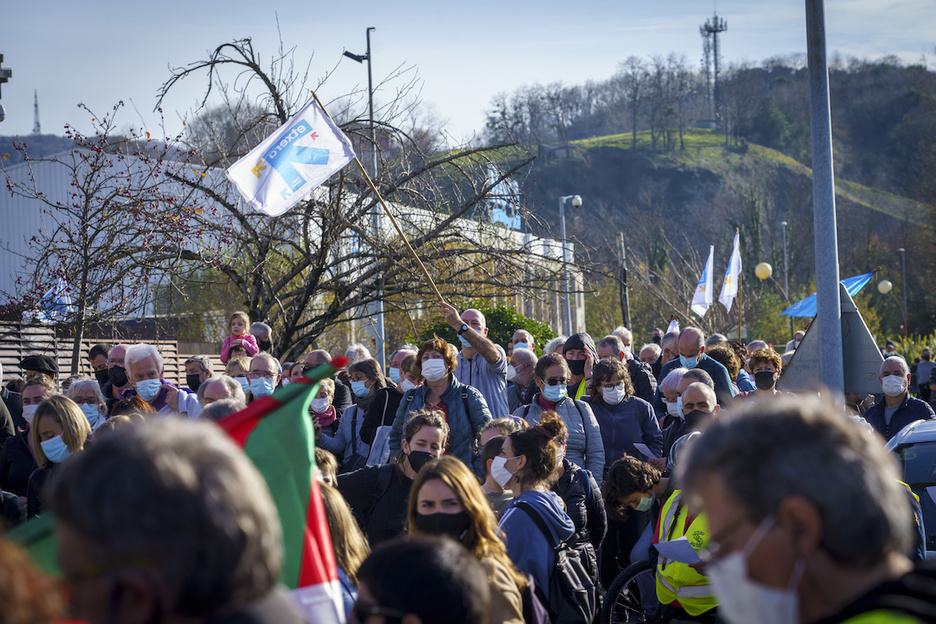 Marcha de Sare en la prisión de Martutene para pedir el fin de la política de excepción. (Gorka RUBIO / FOKU) Marcha de Sare en la prisión de Martutene para pedir el fin de la política de excepción. (Gorka RUBIO / FOKU)
