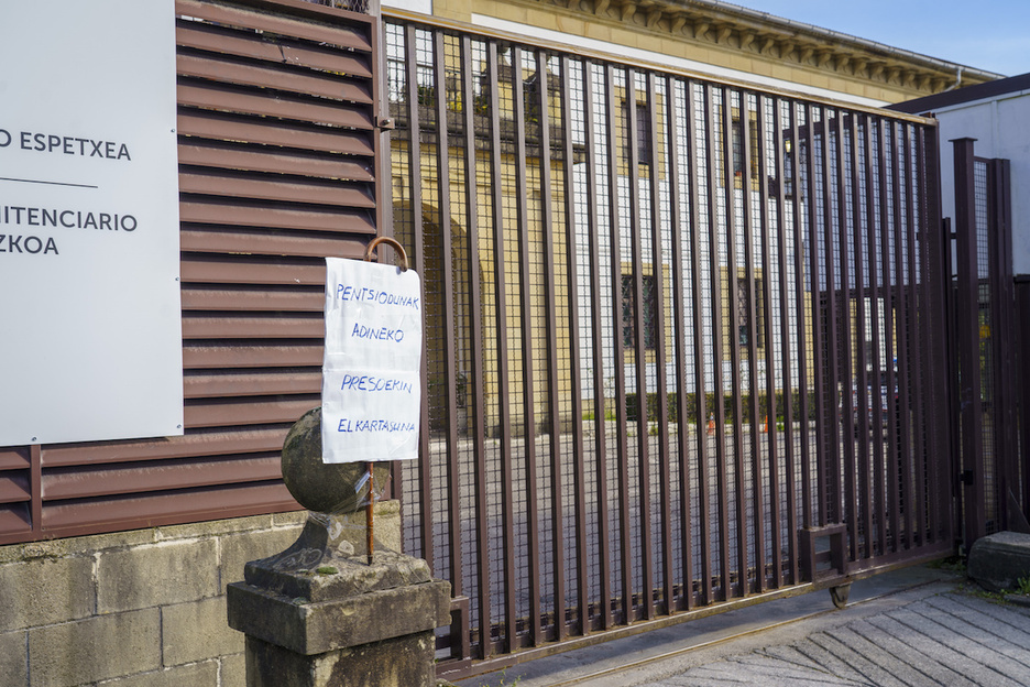 Pensionistas también han mostrado su solidaridad con los presos vascos. (Gorka RUBIO / FOKU) Pensionistas también han mostrado su solidaridad con los presos vascos. (Gorka RUBIO / FOKU)