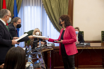 Garbiñe Bueno toma posesión como edil de EH Bildu en Iruñea. 