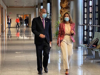 La ministra de Transportes, Raquel Sánchez, en una reciente visita a Gasteiz para reunirse con el consejero Iñaki Arriola.