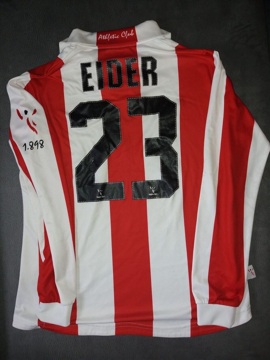 Eider Hidalgo jokalari ohiaren elastikoa. 