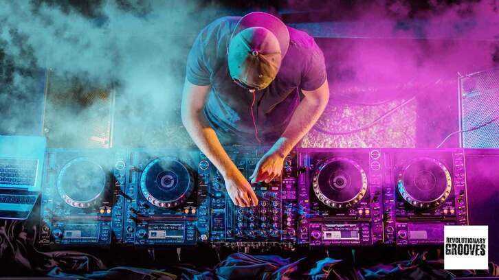 Revolutionary Grooves x 104