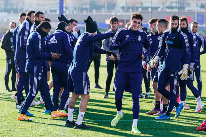Jon Morcillo en su primer entrenamiento con el equipo de Pucela.
