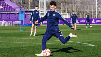 Jon Morcillo en su primer entrenamiento con el equipo de Pucela.