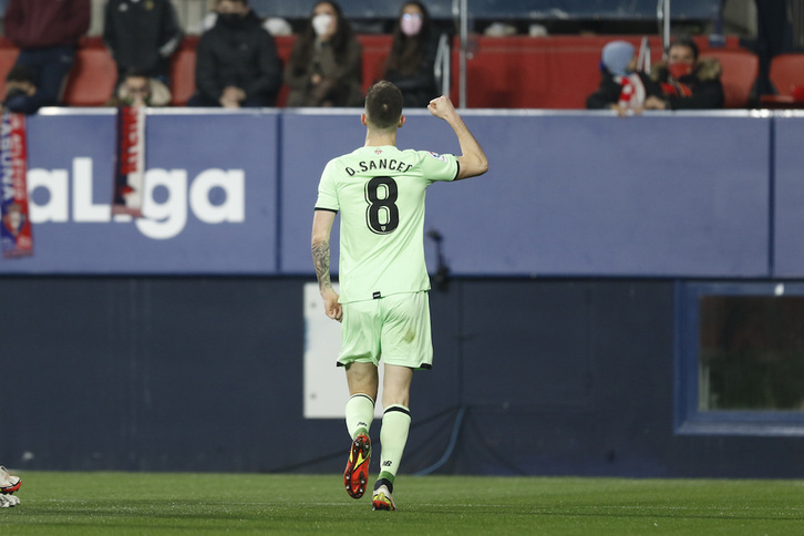 Sancet celebra uno de los goles en El Sadar.