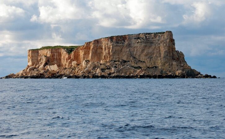 Imagen de Filfla, isla poco conocida de Malta.