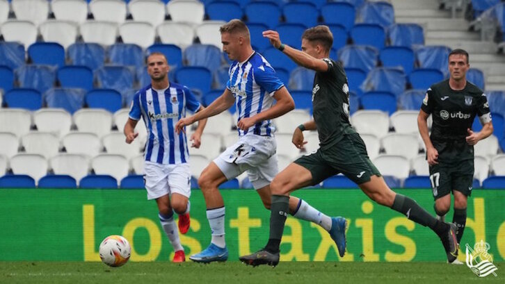 Pokorny no podrá viajar por un golpe en el tobillo. En la imagen, un momento del primer partido de la temporada, en el que el Sanse derrotó al Leganés.