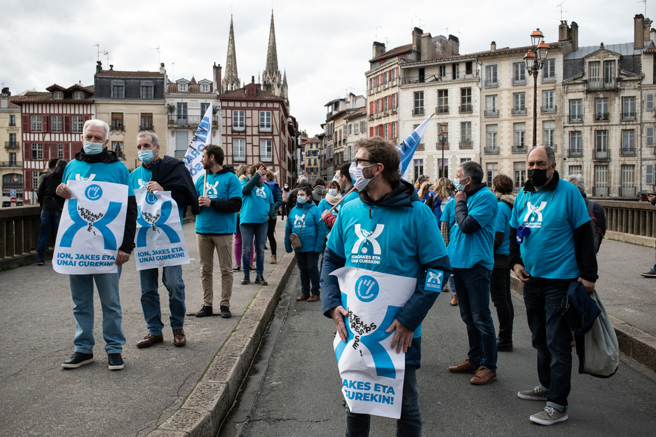 Baionan antolatutako mobilizazioarekin, fase berri baten abiapuntua irudikatu dute manifestariek. Baionan antolatutako mobilizazioarekin, fase berri baten abiapuntua irudikatu dute manifestariek.