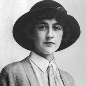 Dentro del género policíaco, Agatha Christie publicó 66 novelas.
