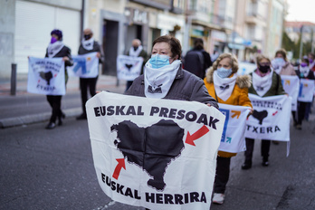 Dejar de obstaculizar el tránsito a la calle a los presos, demanda el sábado pueblo a pueblo. La imagen es de Gasteiz.