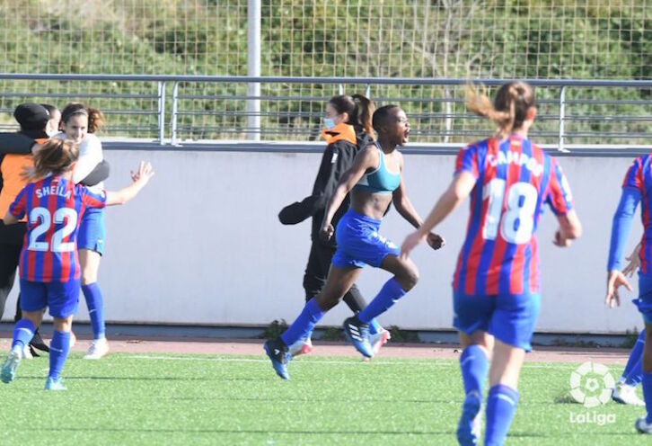 Kundananji celebra el gol que daba la victoria al Eibar en el descuento.