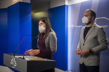 Miren Gorrotxategi e Iñigo Martínez han presentado la propuesta educativa de Elkarrekin Podemos-IU.