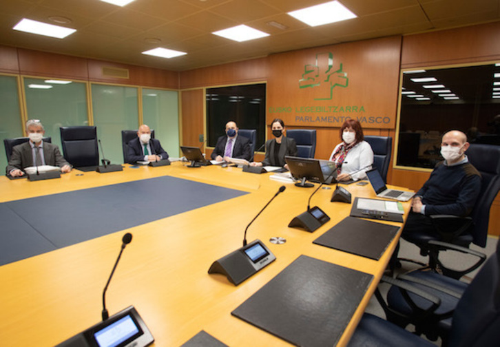 Imagen de una reunión de la Mesa del Parlamento.