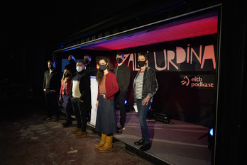 Los responsables de 'Zaldi urdina', durante la presentación de la serie en formato podcast. 