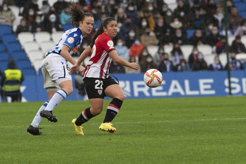 La semana llega cargada de esfuerzos. En la imagen, Etxezarreta y Peke durante el derbi del domingo en el Reale Arena.