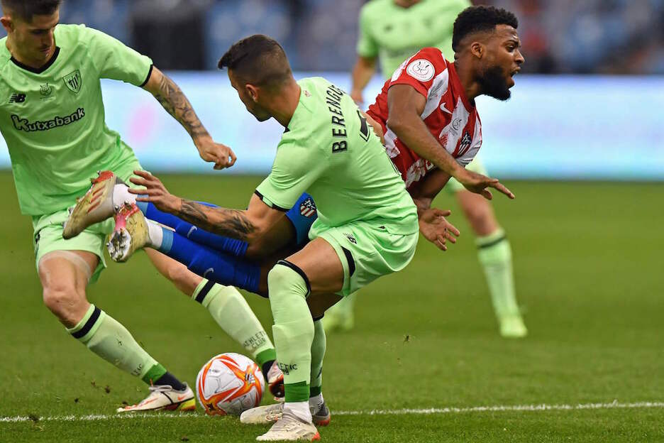 Falta de Alex Berenguer.