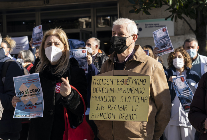 Protesta en defensa de la atención primaria el pasado jueves en Bilbo. 