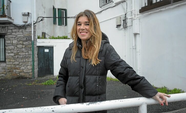 Karolina Sainz de Bikuña kazetaria eta bikoiztailea da