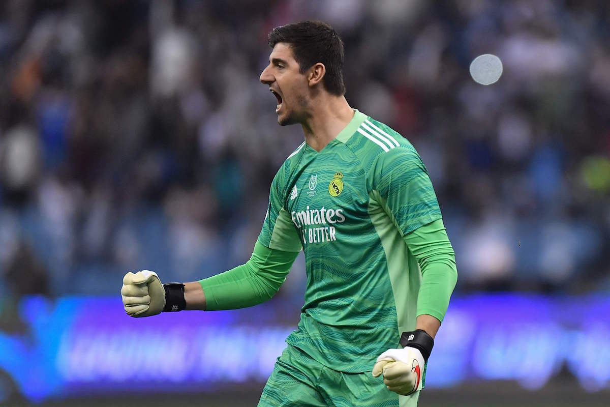 Courtois celebra uno de los goles de su equipo en la final. (AFP)