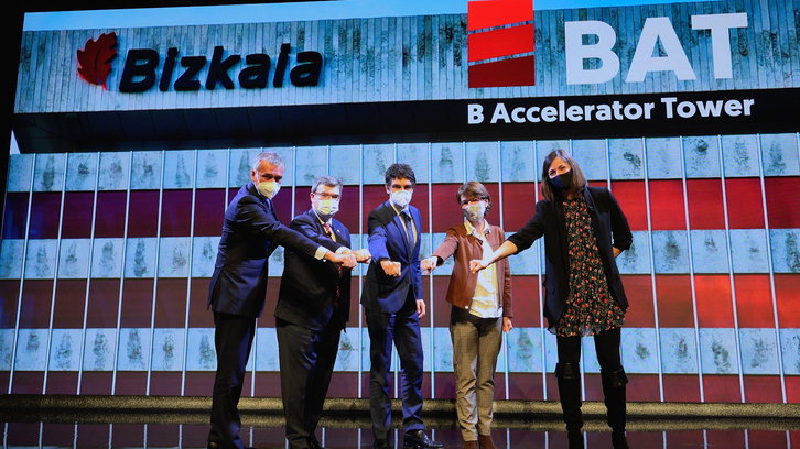 Presentación del proyecto de B Accelerator Tower, con presencia de Rementeria y Aburto, entre otros.