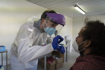 Osakidetza alega ahora que se pueden hacer test PCR privados para obtener el certificado de recuparación, de lo que no informa en su web.