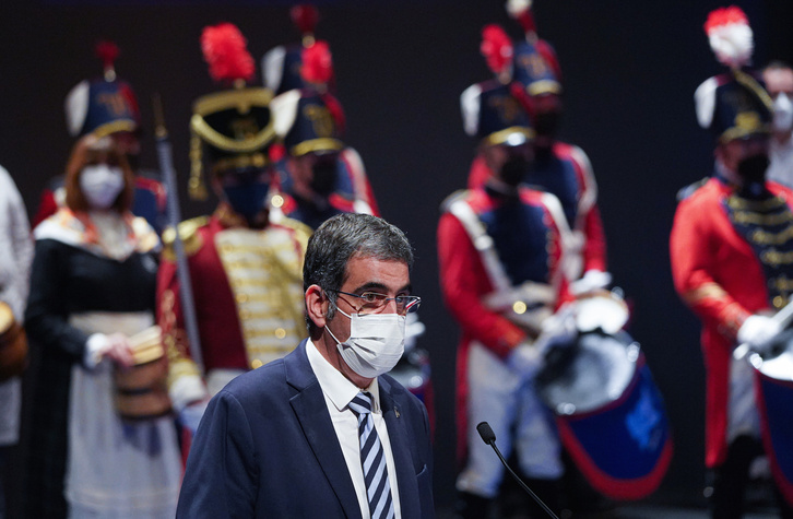 Eneko Goia, alcalde donostiarra, en el acto oficial de la víspera del Día de San Sebastián.