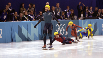 Steven Bradbury helmugaratzen. 