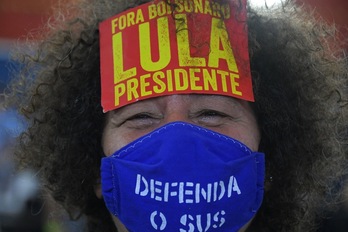 Una seguidora de Lula da Silva, durante un acto del expresidente con rectolectores de materiales de reciclaje en Sao Paulo.