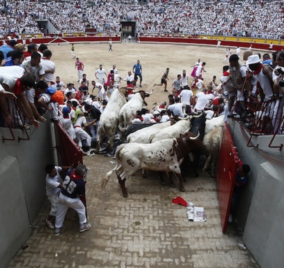 Montón registrado en el séptimo encierro de los sanfermines de 2013.