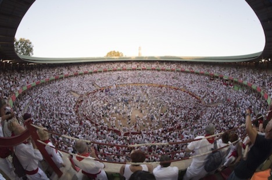 Despedida de los sanfermines en la plaza el 14 de julio de 2019, el último festivo celebrado por Iruñea antes del covid.