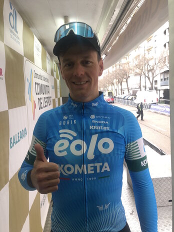 Giovanni Lonardi celebra su victoria más importante en Valencia.