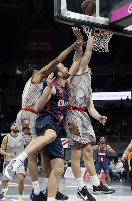 Matt Costello, se ha mostrado muy eficaz y oportunamente acertado ante San Pablo Burgos.