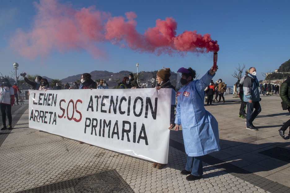Pancarta en apoyo a la Atención Primaria en Donostia.