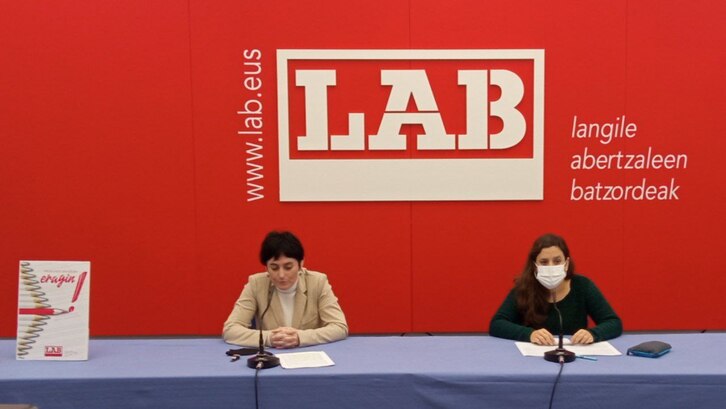 Garbiñe Aranburuk eta Irati Tobarrek LABen Dekalogoa aurkeztu dute.