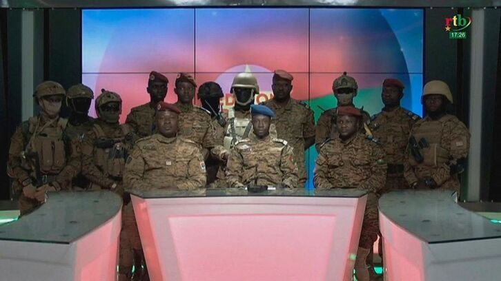 Los militares golpistas han leído su comunicado en la televisión de Burkina Faso.