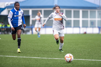 Alavés y Eibar disputarán la Copa por primera vez en su historia. En la imagen, Ohale y ADT en el derbi que disputaron sus equipos en Ibaia.