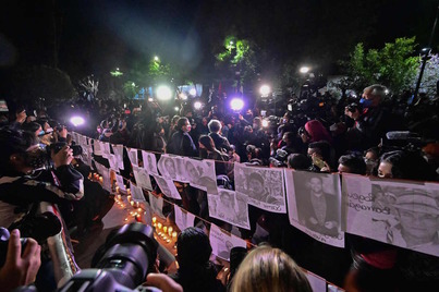 Protesta de periodistas ante la Secretaría de Interior en Ciudad de México por la muerte de su compañera Lourdes Maldonado