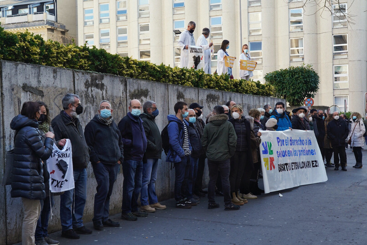 Gasteizen Sare eta Etxeratek egindako elkarretaratzea.
