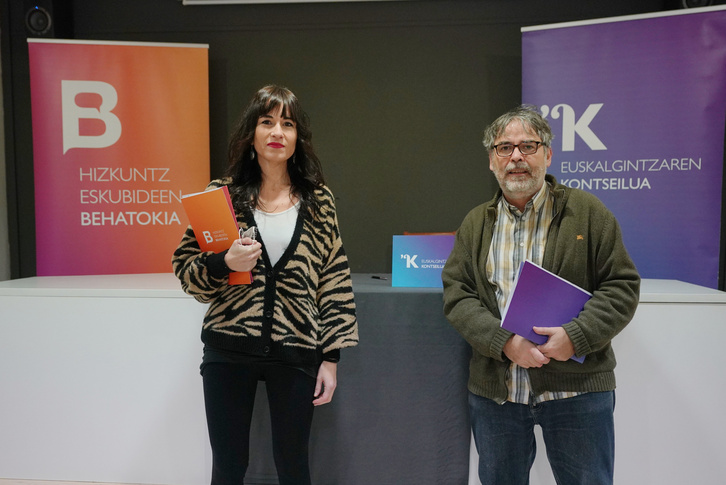 Agurne Gaubeka eta Paul Bilbao, Iruñean gaur egindako agerraldian.