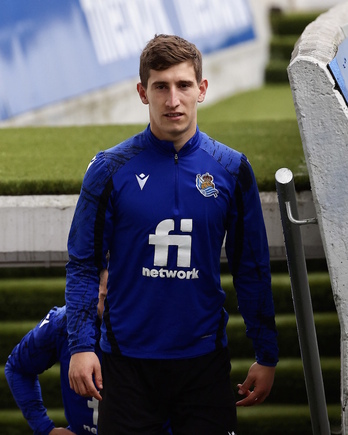 Aihen Muñoz taldearekin entrenatu da astelehen honetan Zubietan.