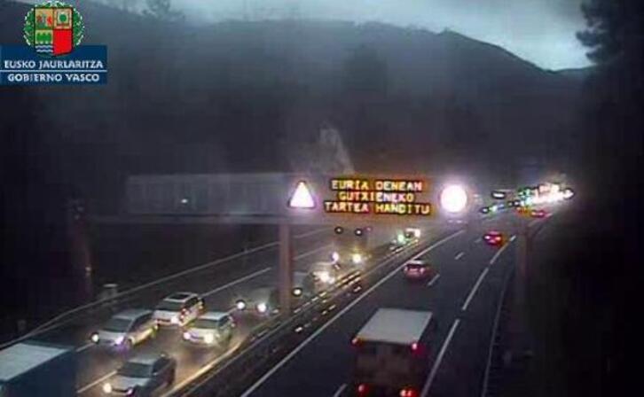 Retención en la AP-8 a la altura de Elgoibar.