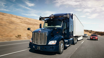 Un camión Aurora de conducción autónoma circulando en Texas.