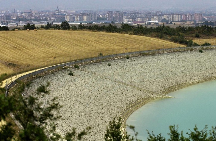 Imagen de archivo de una balsa situada cerca de Gasteiz. 