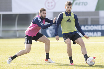 Moncayola puede ser una de las opciones para ocupar el lateral derecho.