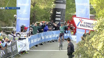 Aleksandr Vlasov ha sido el más fuerte en la exigente subida final.