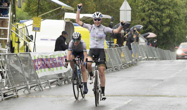 Annemiek van Vleuten queda como referencia tras retirarse Anna van der Breggen, que la superó en Durango.